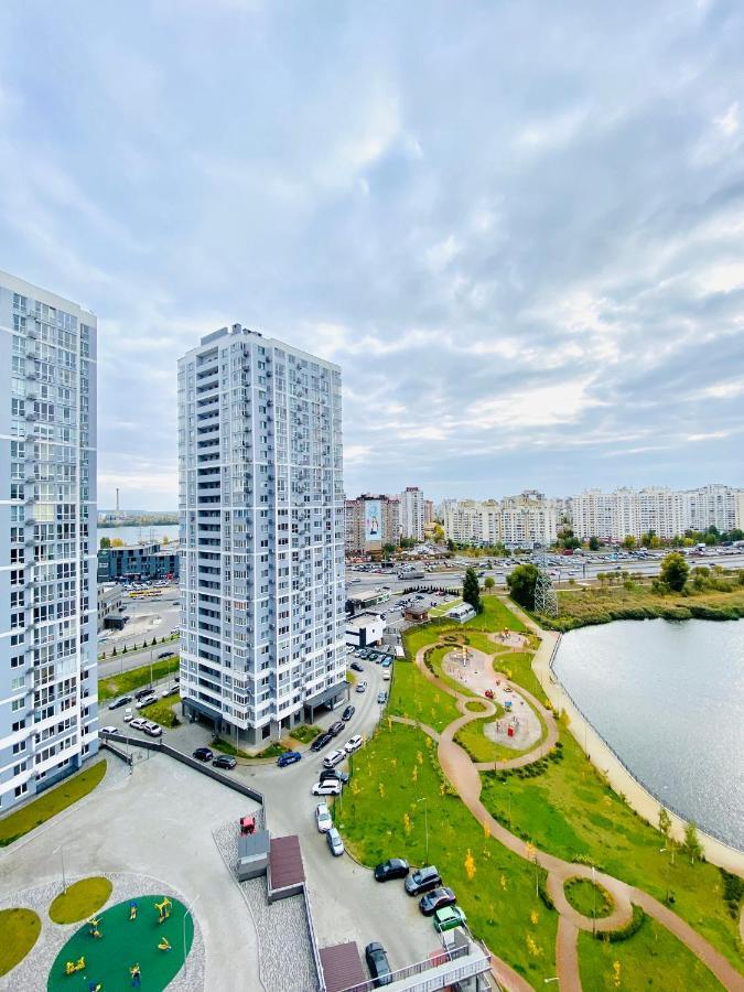 Apartment Myfreedom жк лебединий метро харківська *