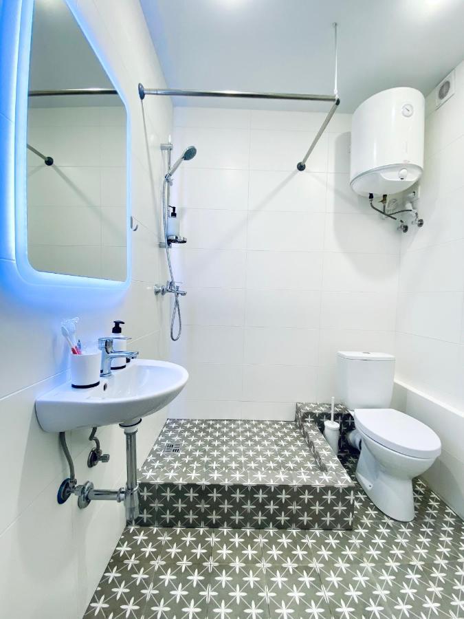 Myfreedom жк лебединий метро харківська Apartment *